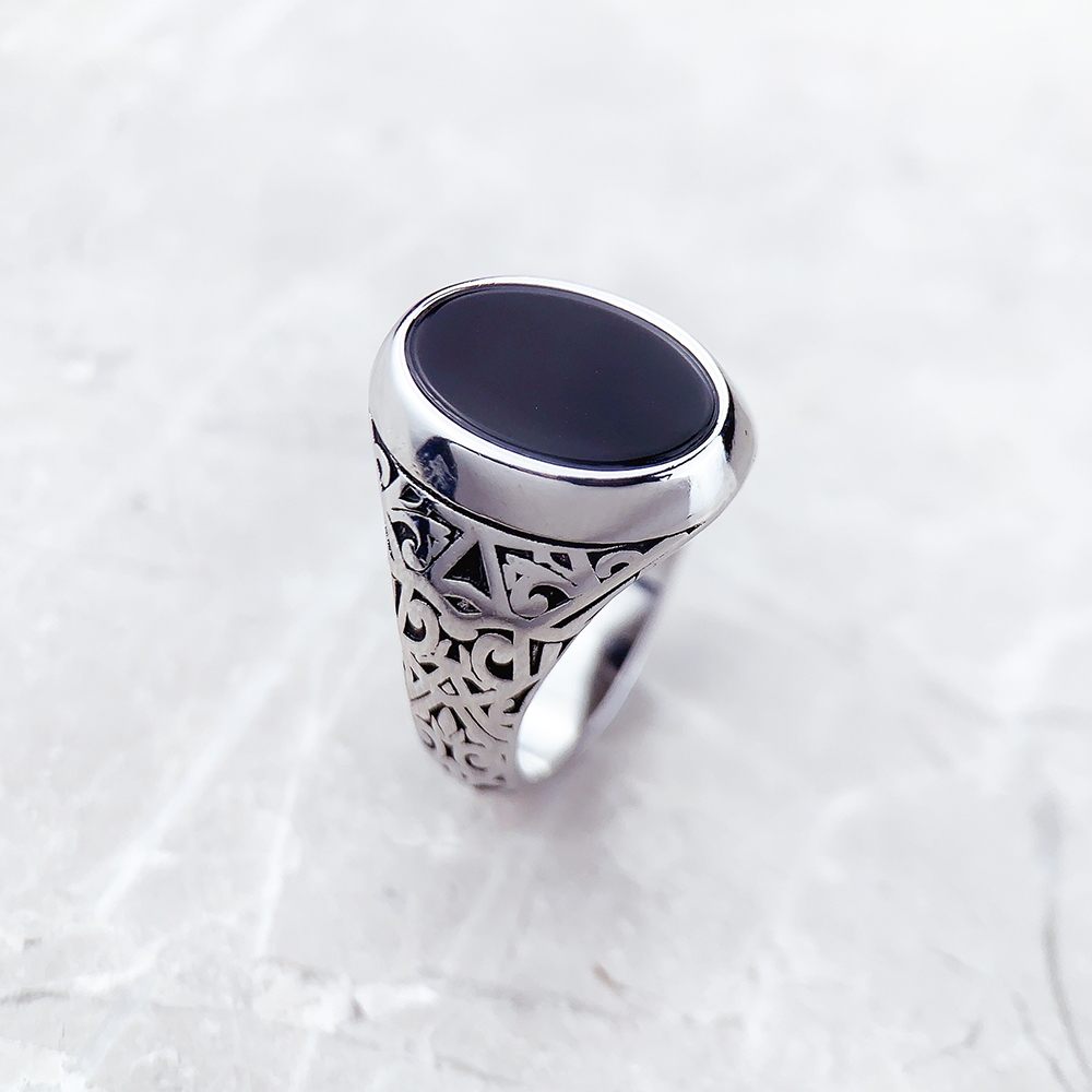 Anello con sigillo ovale nero  - Signet Ring Men recensione e prezzo