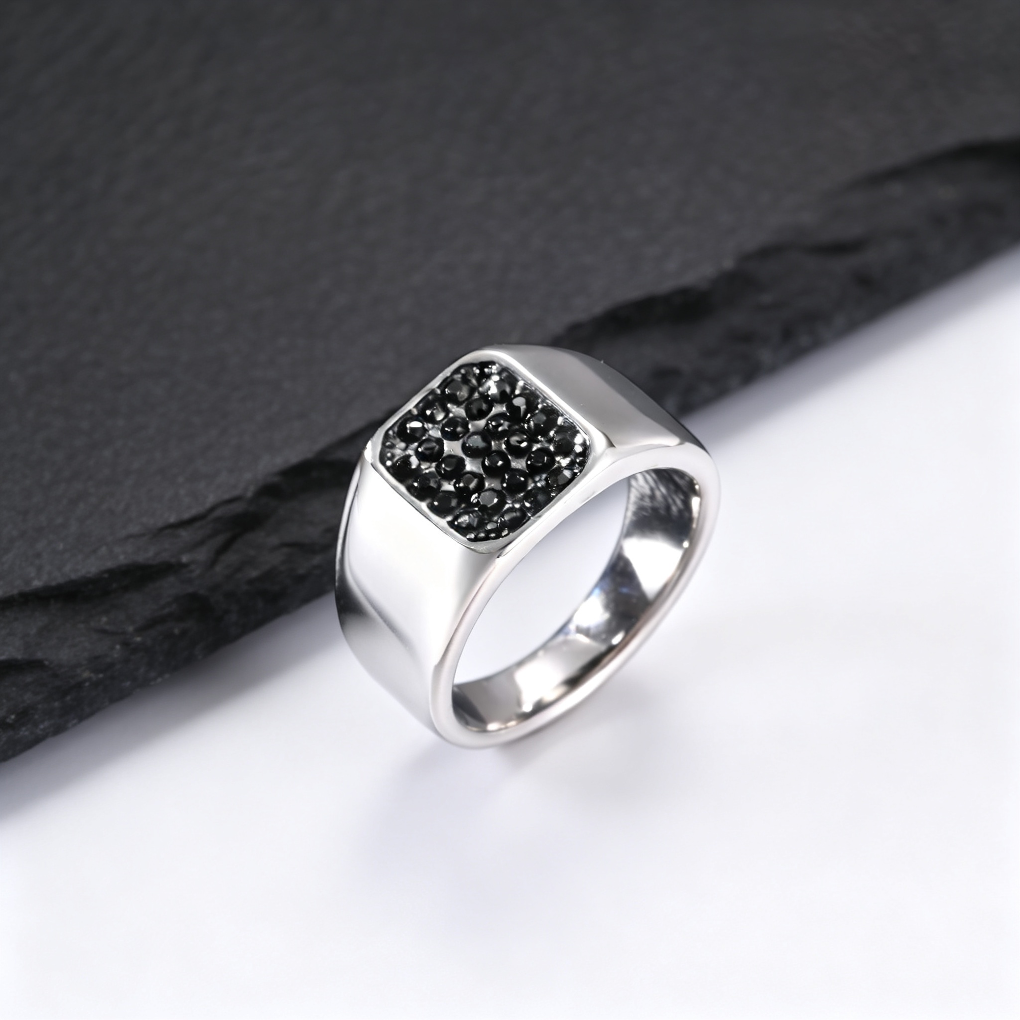 Anello Sigillo Punk in Acciaio - Signet Ring Men recensione e prezzo