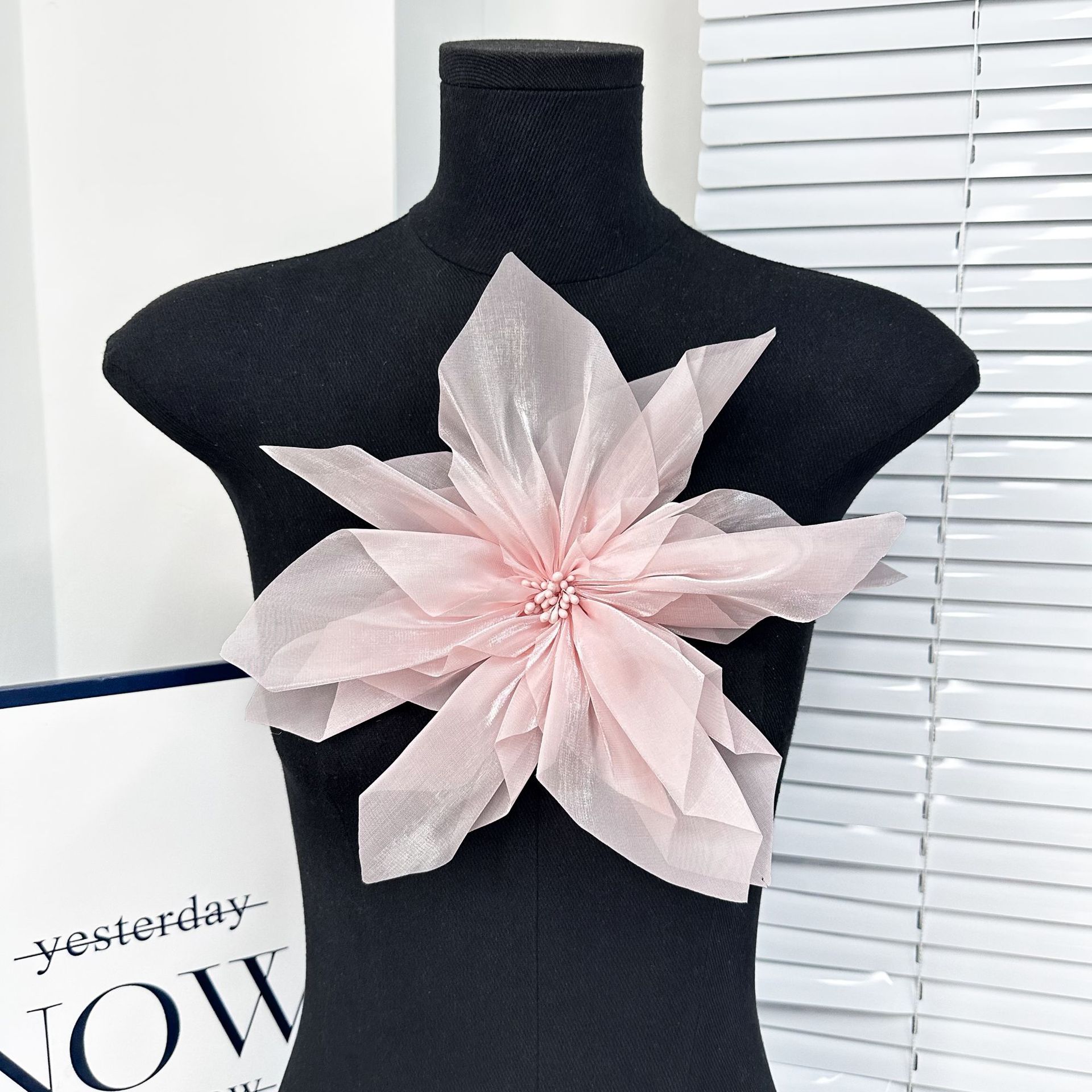 Nuova toppa lucida in organza  - Men Accessories Elegant recensione e prezzo
